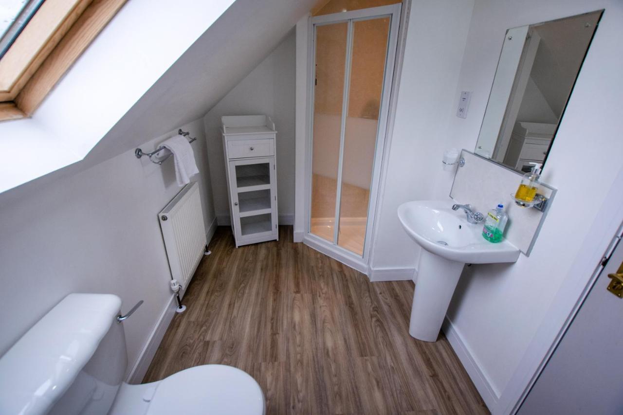 Corran Bunkhouse Hotel Luaran gambar Ensuite bathroom