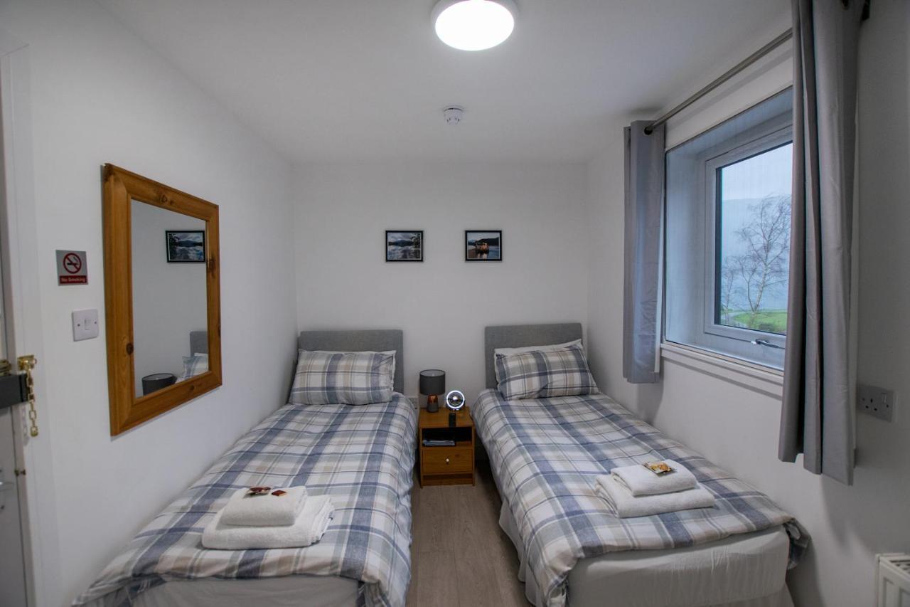 Corran Bunkhouse Hotel Luaran gambar A twin bedroom