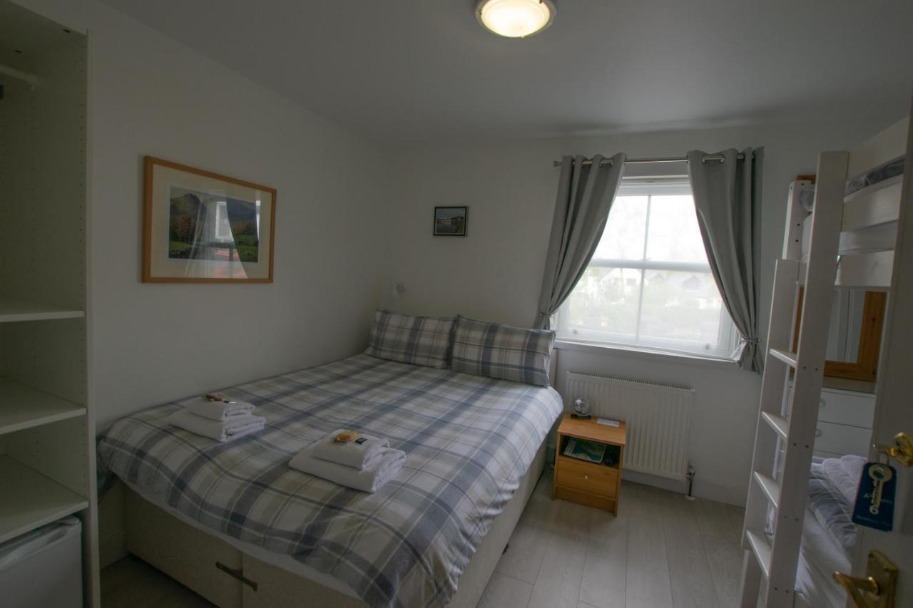 Corran Bunkhouse Hotel Luaran gambar A bedroom in a bed and breakfast in Wales