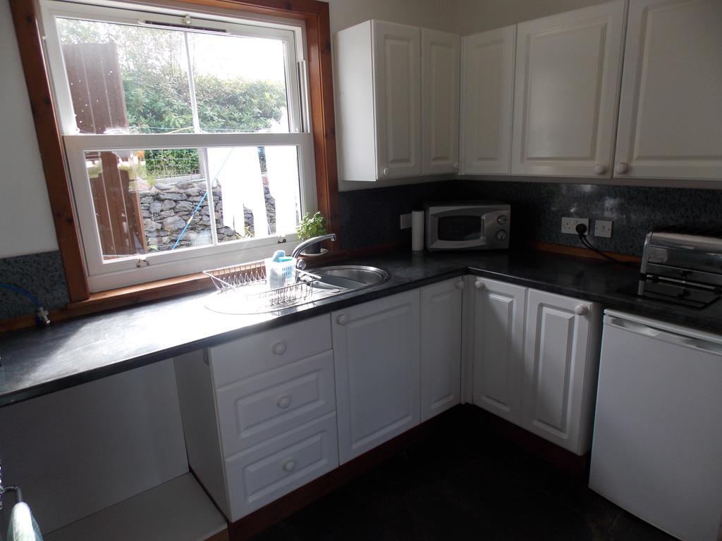 Corran Bunkhouse Hotel Luaran gambar A kitchen in the UK