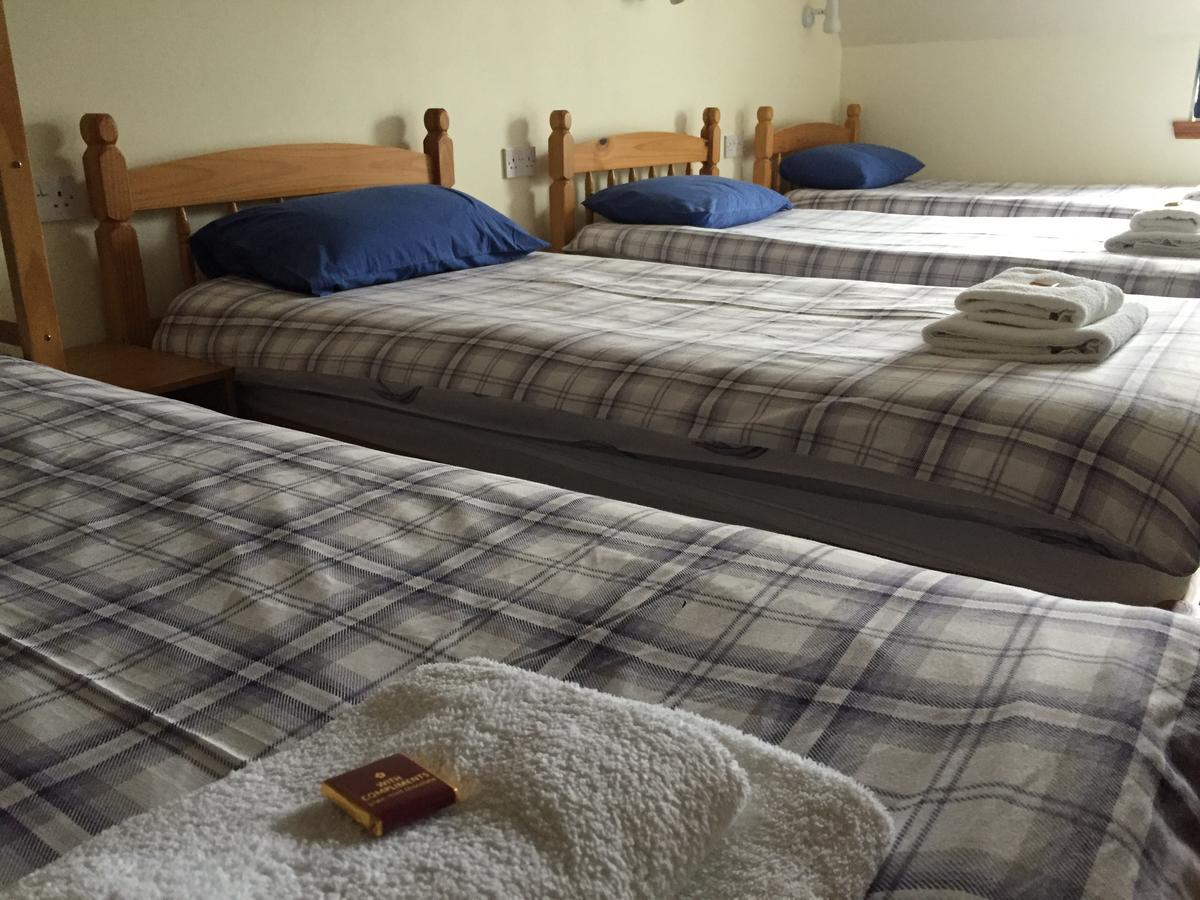 Corran Bunkhouse Hotel Luaran gambar A room at the hostel